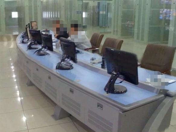 監(jiān)控操作臺(tái)_監(jiān)控中心操作臺(tái)_監(jiān)控室工作臺(tái)